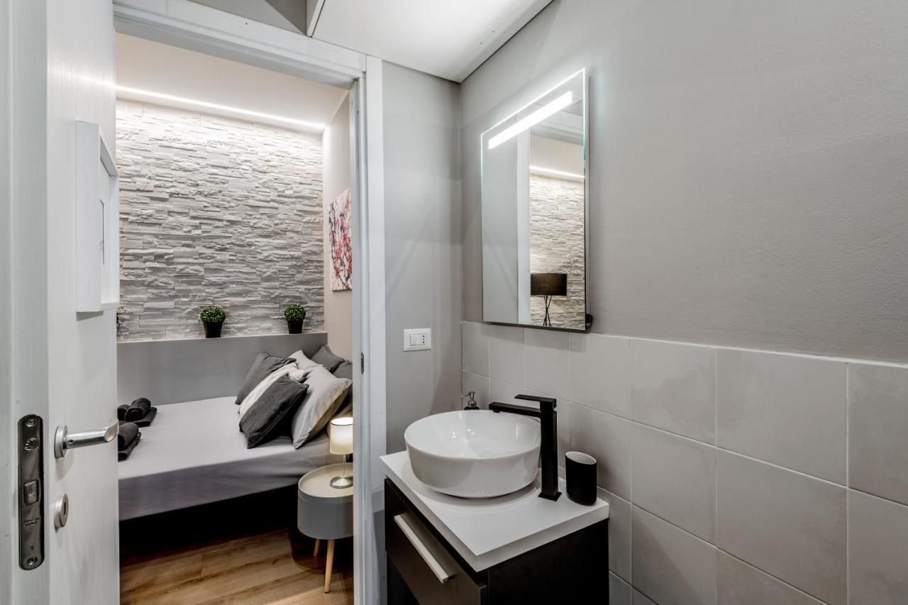 Super Modern And Design Apartment, A Due Passi Dai Navigli ميلان المظهر الخارجي الصورة