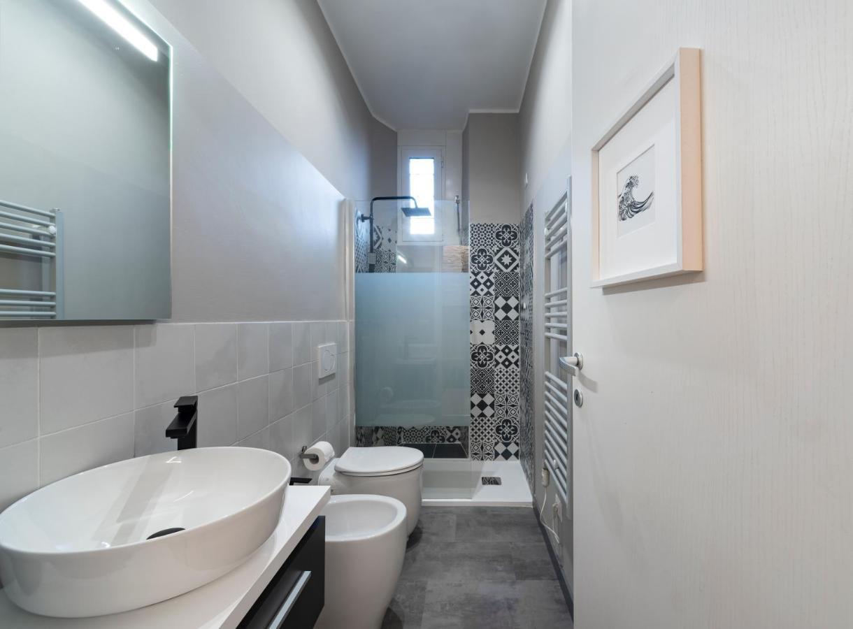 Super Modern And Design Apartment, A Due Passi Dai Navigli ميلان المظهر الخارجي الصورة