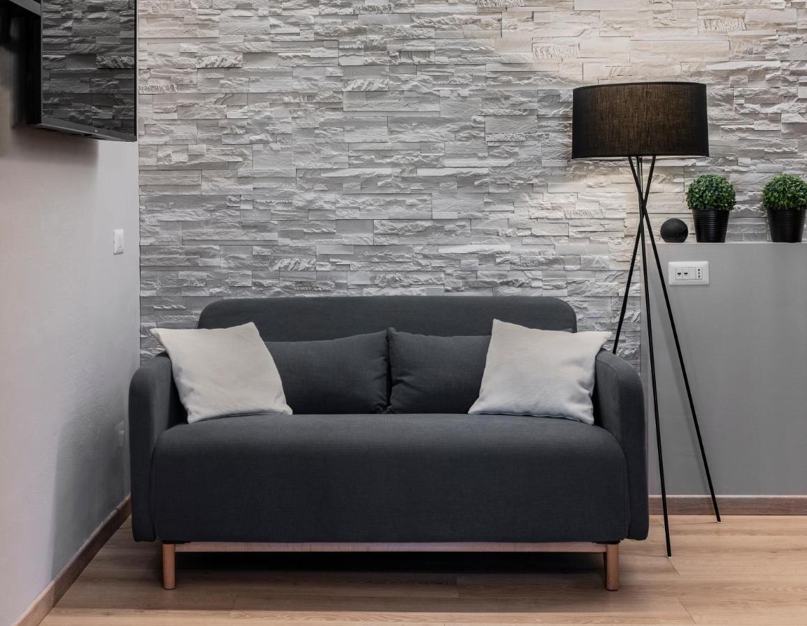 Super Modern And Design Apartment, A Due Passi Dai Navigli ميلان المظهر الخارجي الصورة