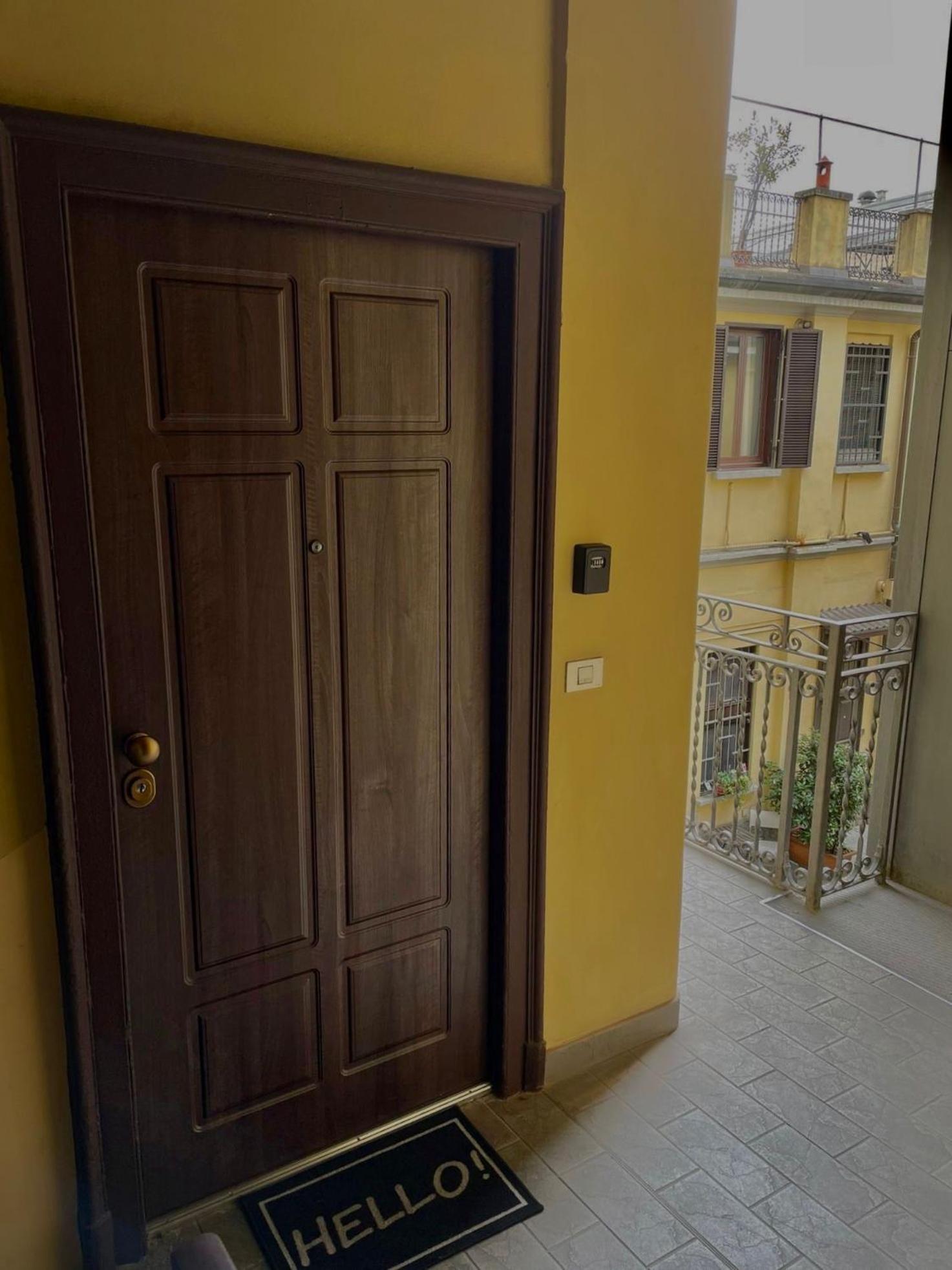 Super Modern And Design Apartment, A Due Passi Dai Navigli ميلان المظهر الخارجي الصورة